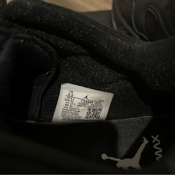 Jordans: Jumpman point lane in Black - Picture 5 of 7